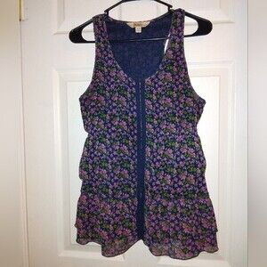 Decree floral sleeveless blouse hook eye closure ruffle bottom size M flowers